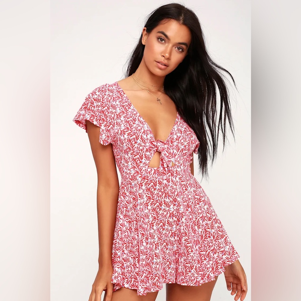 Lulus Dondi Red and White Print Tie-Front Short Sleeve Romper